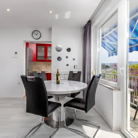 Marin Krk شقة كرك